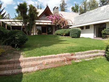 UF.90.650 ESPECTACULAR CHALET DE LUJO LOS DOMINICOS ANTIGUOS