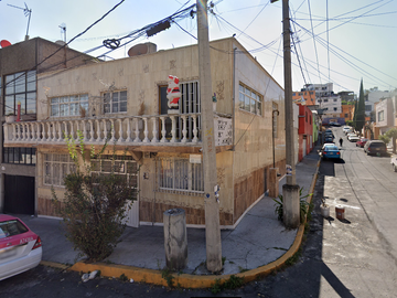 Venta de Casa en Remate, con gran ubicación cerca del Hospital Pediátrico Tacubaya, Col. Bellavista, Álvaro Obregón, CDMX