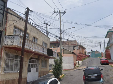 Venta de Casa en Remate, con gran ubicación cerca del Hospital Pediátrico Tacubaya, Col. Bellavista, Álvaro Obregón, CDMX