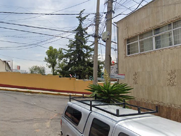 Venta de Casa en Remate, con gran ubicación cerca del Hospital Pediátrico Tacubaya, Col. Bellavista, Álvaro Obregón, CDMX