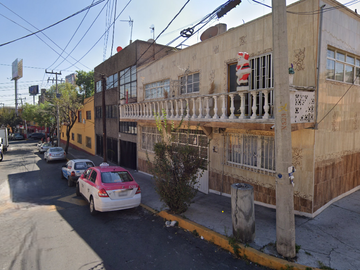 Venta de Casa en Remate, con gran ubicación cerca del Hospital Pediátrico Tacubaya, Col. Bellavista, Álvaro Obregón, CDMX