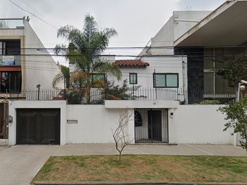 Venta de Casa en Remate, Zona más Exclusiva con gran ubicación, Col. Polanco Sección IV, Miguel Hidalgo, CDMX