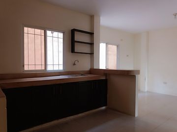 Vendo casa de 2 plantas de 3 dormitorios en Alameda del Río, Mucho Lote 2