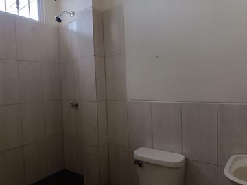 Vendo casa de 2 plantas de 3 dormitorios en Alameda del Río, Mucho Lote 2