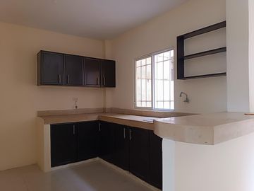 Vendo casa de 2 plantas de 3 dormitorios en Alameda del Río, Mucho Lote 2