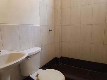 Vendo casa de 2 plantas de 3 dormitorios en Alameda del Río, Mucho Lote 2