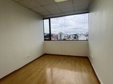 Espaciosa oficina en venta - 6to piso Av. Colón