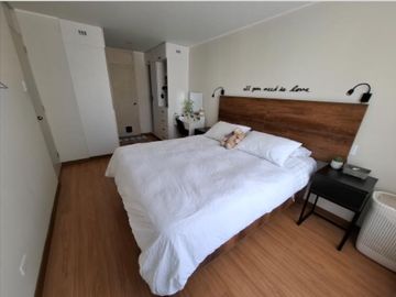Vendo Dpto. de 3 Dorm. con balcón + Cochera en 10mo. Piso, con Ascensor en Magdalena