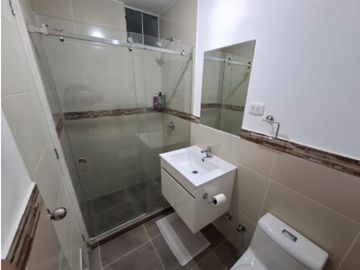 Vendo Dpto. de 3 Dorm. con balcón + Cochera en 10mo. Piso, con Ascensor en Magdalena