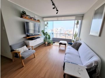 Vendo Dpto. de 3 Dorm. con balcón + Cochera en 10mo. Piso, con Ascensor en Magdalena