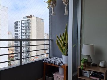 Vendo Dpto. de 3 Dorm. con balcón + Cochera en 10mo. Piso, con Ascensor en Magdalena