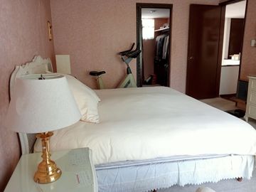 Casa en venta de 4 recámaras zona Lomas de San Angelín