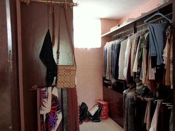 Casa en venta de 4 recámaras zona Lomas de San Angelín