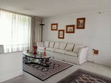 Casa en venta de 4 recámaras zona Lomas de San Angelín