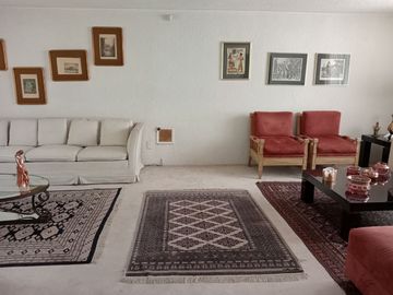 Casa en venta de 4 recámaras zona Lomas de San Angelín