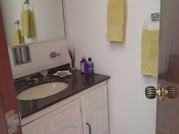 Casa en venta de 4 recámaras zona Lomas de San Angelín