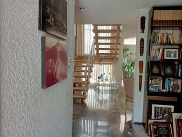 Casa en venta de 4 recámaras zona Lomas de San Angelín