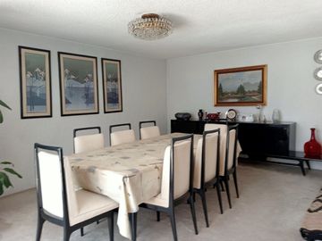 Casa en venta de 4 recámaras zona Lomas de San Angelín