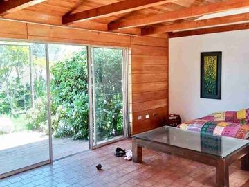 SE VENDE HERMOSA CASA EN REÑACA SECTOR LOS ALMENDROS UF 10000 VIÑA DEL MAR