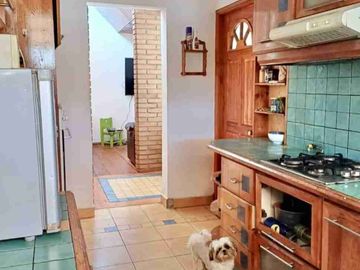 SE VENDE HERMOSA CASA EN REÑACA SECTOR LOS ALMENDROS UF 10000 VIÑA DEL MAR