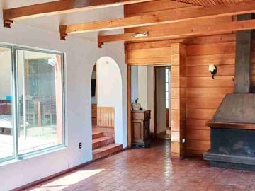 SE VENDE HERMOSA CASA EN REÑACA SECTOR LOS ALMENDROS UF 10000 VIÑA DEL MAR