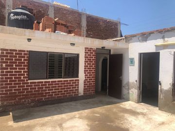 OCASION!! Casa como Terreno en Av. Víctor Larco Herrera-Buenos Aires-Trujillo