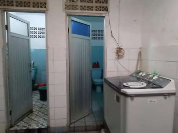 Rumah Lama Masuk Gang Area Jalan Pinang, 150 Meter Ke Pinang Raya
