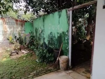Rumah Lama Masuk Gang Area Jalan Pinang, 150 Meter Ke Pinang Raya