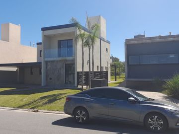 VENTA CASA 3 DORM LAS CAÑITAS