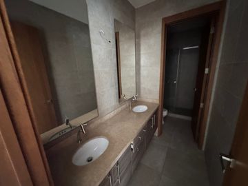 En venta departamento de 3 dormitorios en Mocoli Blue Bay, Samborondón .(JP)