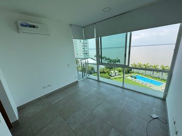 En venta departamento de 3 dormitorios en Mocoli Blue Bay, Samborondón .(JP)