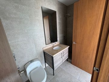 En venta departamento de 3 dormitorios en Mocoli Blue Bay, Samborondón .(JP)
