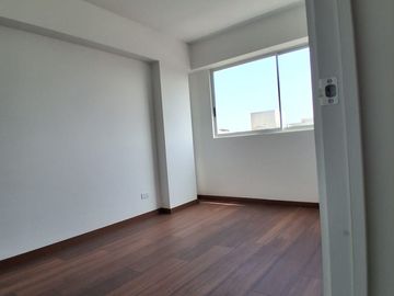 VENDO LINDO DUPLEX EN SALAMANCA MONTERRICO $167,000