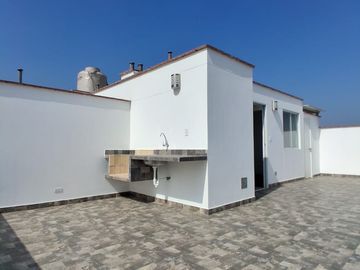 VENDO LINDO DUPLEX EN SALAMANCA MONTERRICO $167,000