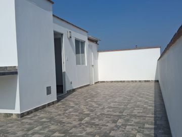 VENDO LINDO DUPLEX EN SALAMANCA MONTERRICO $167,000
