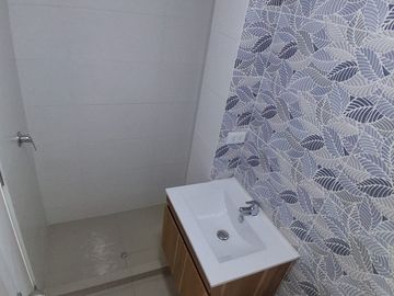 VENDO LINDO DUPLEX EN SALAMANCA MONTERRICO $167,000