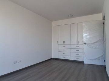 VENDO HERMOSO DEPARTAMENTO EN SALAMANCA MONTERRICO $170.000