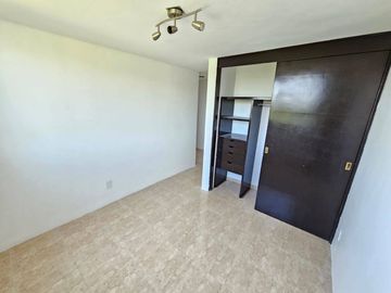 Venta de Departamento en Lomas Verdes, Amplio y súper Oportunidad
