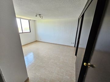 Venta de Departamento en Lomas Verdes, Amplio y súper Oportunidad