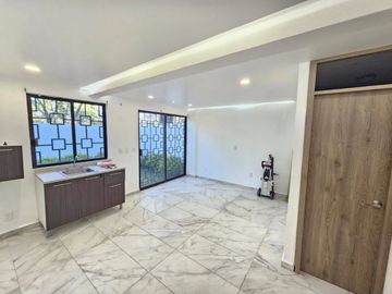 Venta de Departamento en Lomas Verdes, Amplio y súper Oportunidad