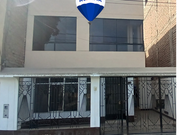 SE VENDE CASA DE 2 PISOS EN LA URB. SAN AGUSTIN, COMAS