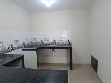 SE VENDE CASA DE 2 PISOS EN LA URB. SAN AGUSTIN, COMAS