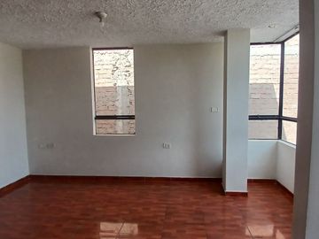 SE VENDE CASA DE 2 PISOS EN LA URB. SAN AGUSTIN, COMAS
