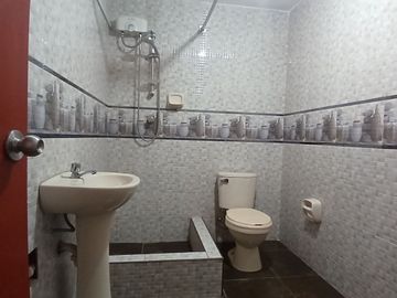 SE VENDE CASA DE 2 PISOS EN LA URB. SAN AGUSTIN, COMAS