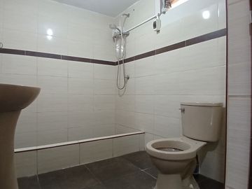 SE VENDE CASA DE 2 PISOS EN LA URB. SAN AGUSTIN, COMAS