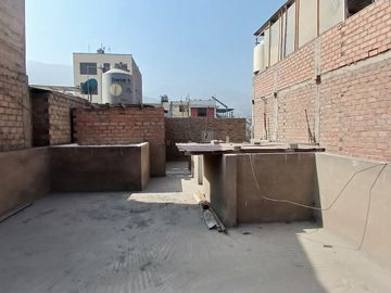 SE VENDE CASA DE 2 PISOS EN LA URB. SAN AGUSTIN, COMAS
