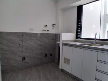 VENDO LINDO DUPLEX EN  SALAMANCA MONTERRICO $ 155,000
