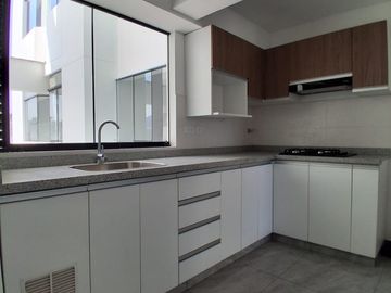 VENDO LINDO DUPLEX EN  SALAMANCA MONTERRICO $ 155,000