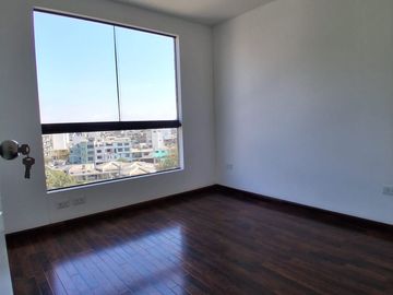 VENDO LINDO DUPLEX EN  SALAMANCA MONTERRICO $ 155,000