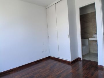VENDO LINDO DUPLEX EN  SALAMANCA MONTERRICO $ 155,000